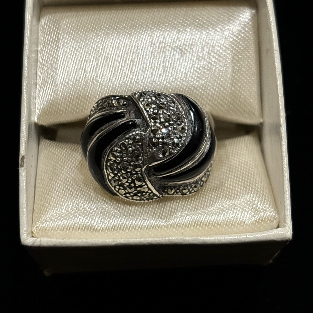 Onyx and marcasite ring